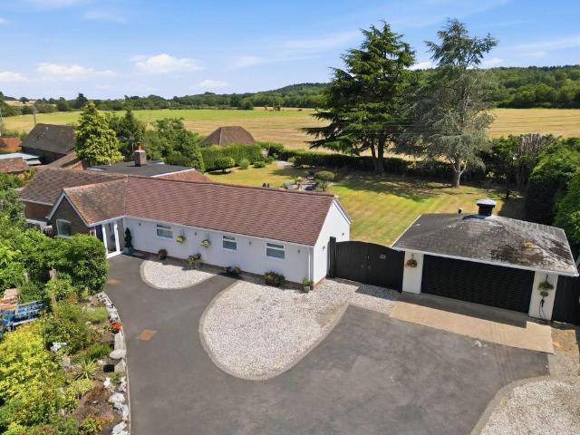 4 bedroom detached bungalow for sale