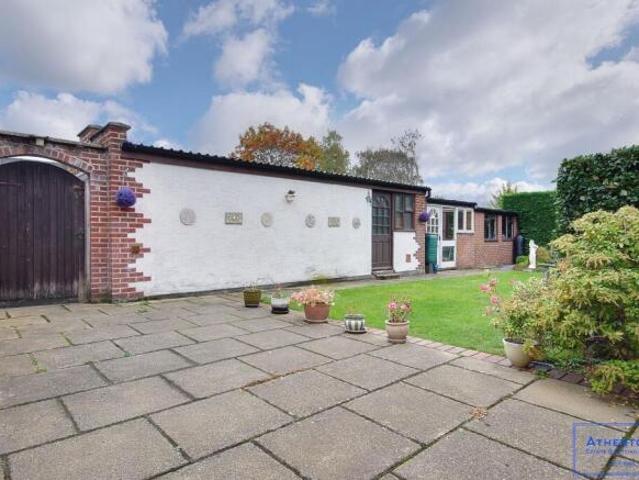 4 bedroom detached bungalow for sale in Darbys Lane, Oakdale, Poole, BH15