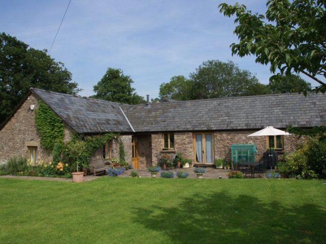 4 bedroom detached bungalow to rent