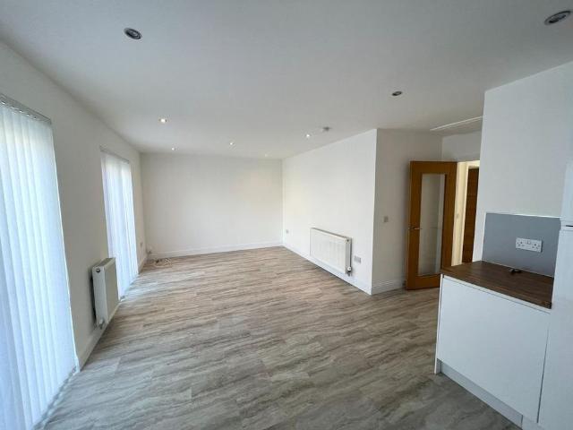 4 bedroom detached bungalow to rent