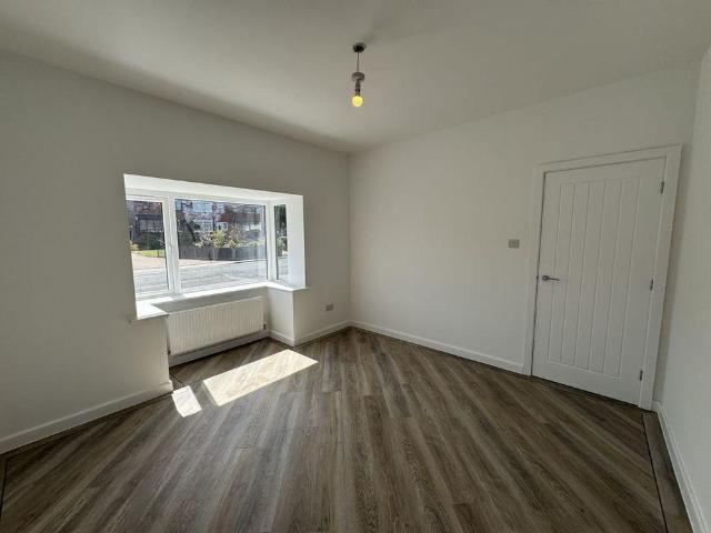 4 bedroom detached bungalow to rent