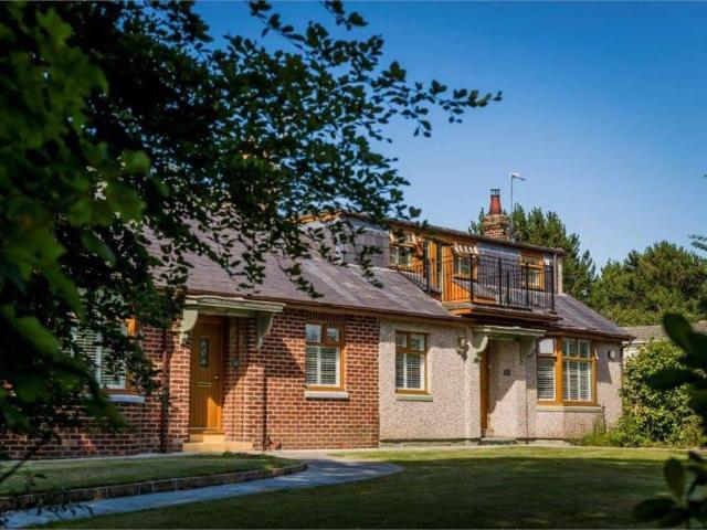4 bedroom detached bungalow to rent