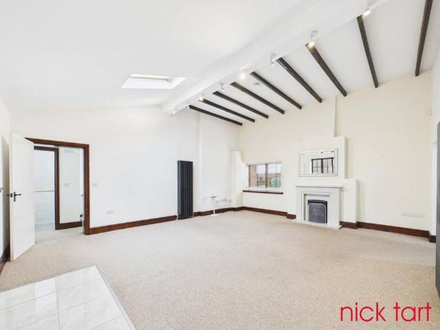4 bedroom detached bungalow to rent