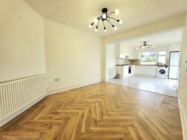 4 bedroom detached bungalow to rent