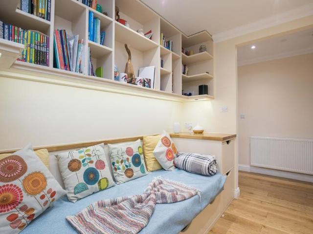 4 bedroom detached bungalow to rent