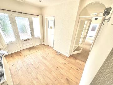 4 bedroom detached bungalow to rent