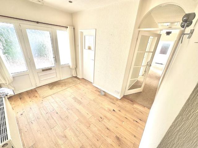 4 bedroom detached bungalow to rent