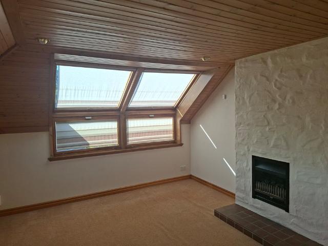 4 bedroom detached detached house to rent
