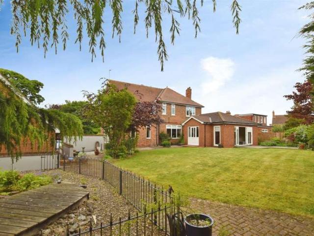4 Bedroom Detached House