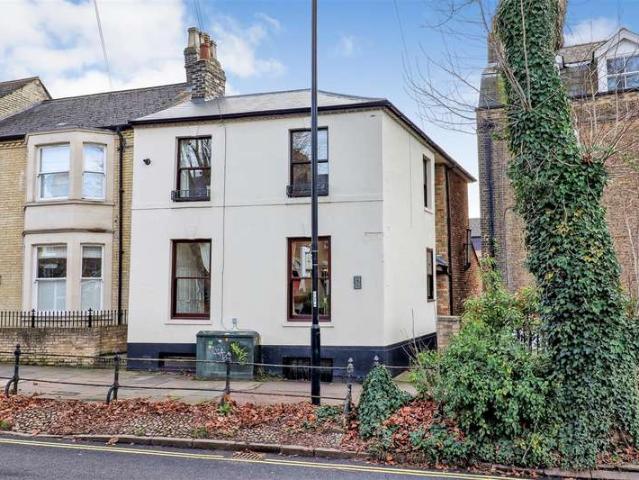 4 Bedroom Detached House