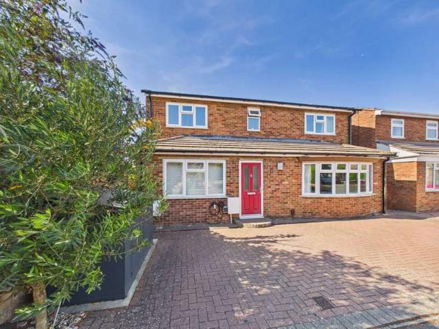4 Bedroom Detached House