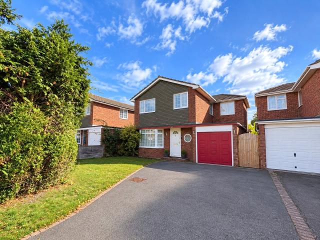 4 BEDROOM Detached House
