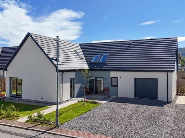 4 Bedroom Detached House