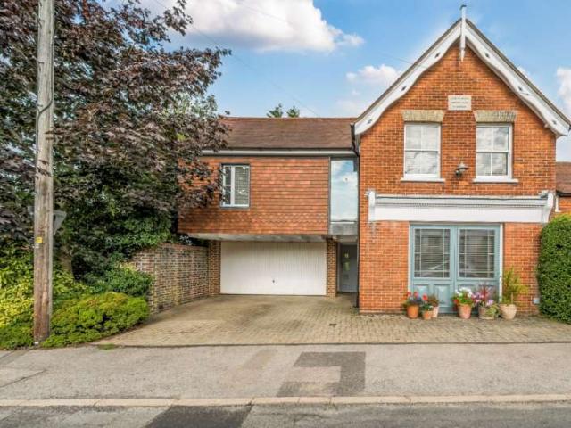 4 Bedroom Detached House