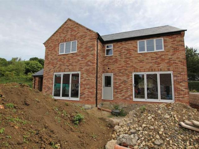 4 Bedroom Detached House