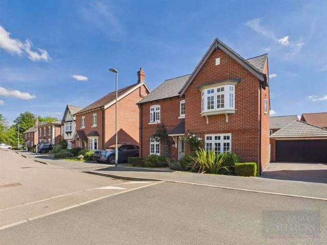 4 Bedroom Detached House