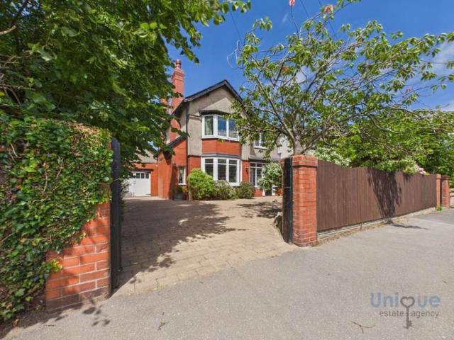 4 Bedroom Detached House