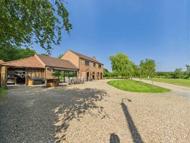 4 Bedroom Detached House