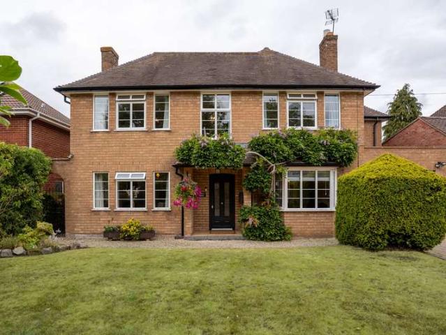 4 Bedroom Detached House