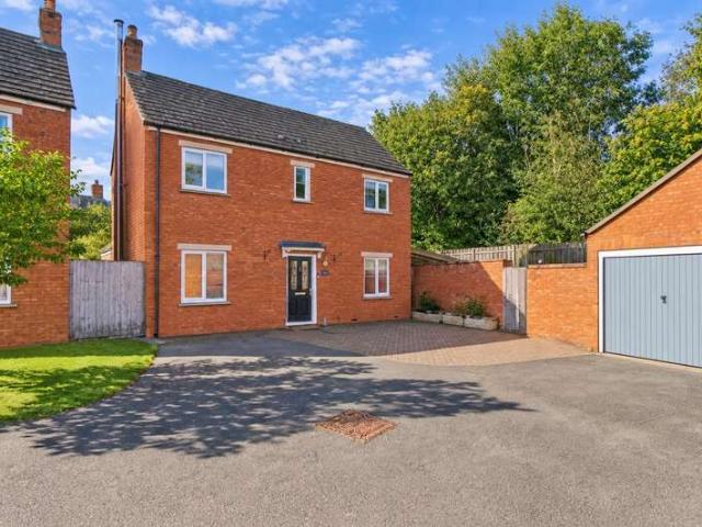 4 Bedroom Detached House