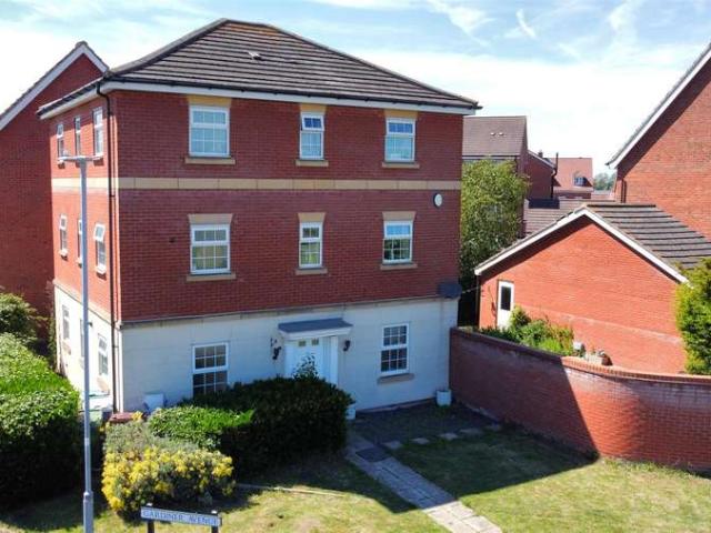 4 Bedroom Detached House