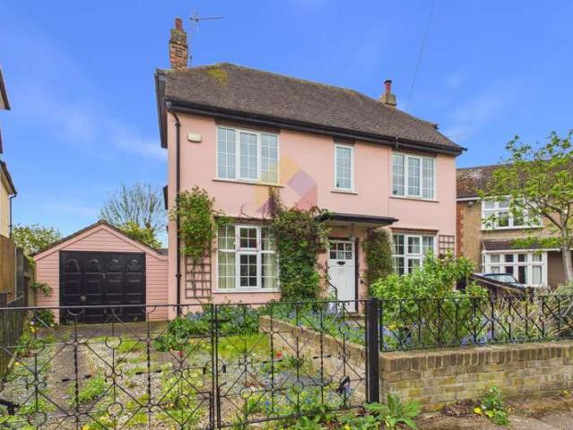 4 Bedroom Detached House