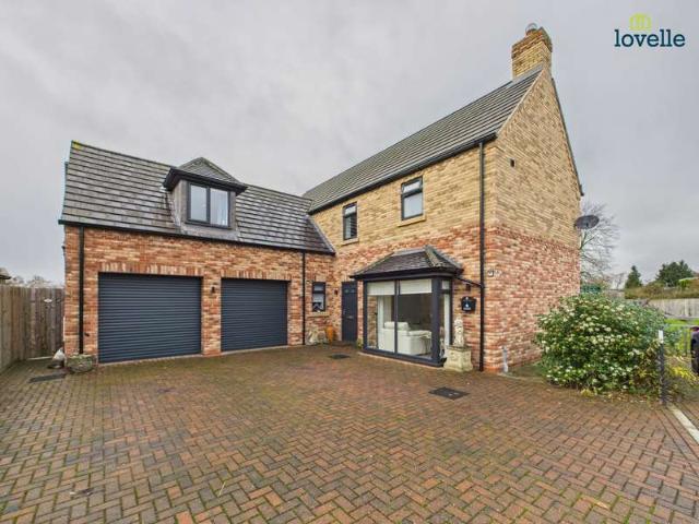 4 Bedroom Detached House