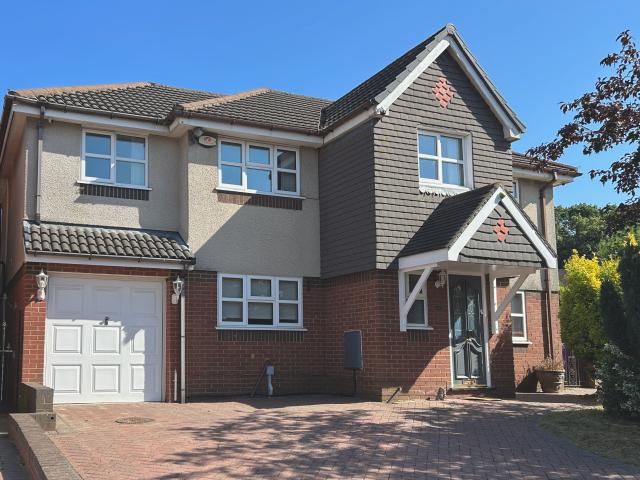 4 bedroom detached house