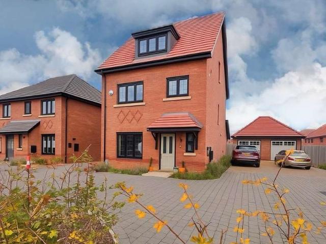 4 Bedroom Detached House