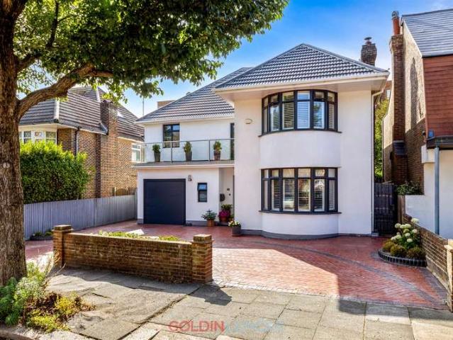 4 Bedroom Detached House
