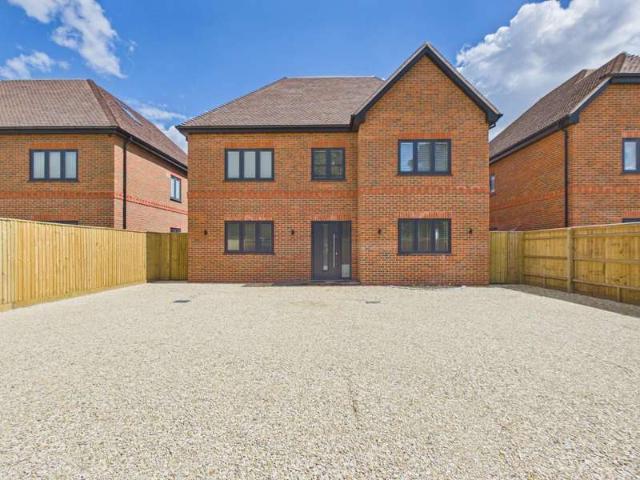 4 Bedroom Detached House