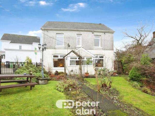 4 Bedroom Detached House
