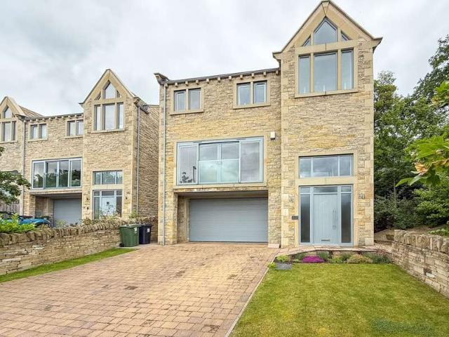 4 Bedroom Detached House