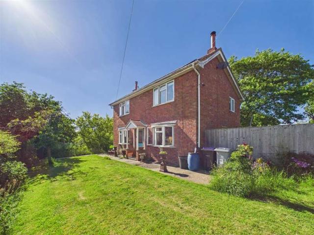4 Bedroom Detached House