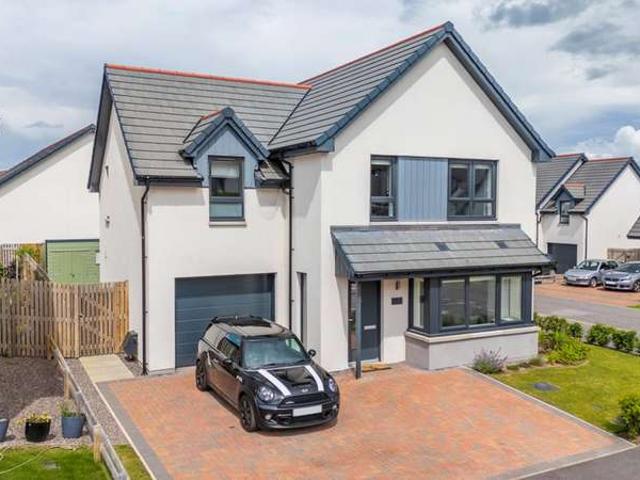 4 Bedroom Detached House