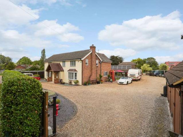 4 Bedroom Detached House