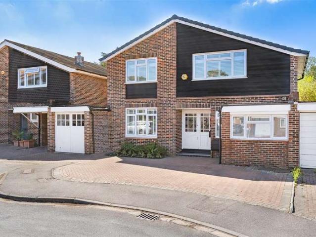 4 Bedroom Detached House