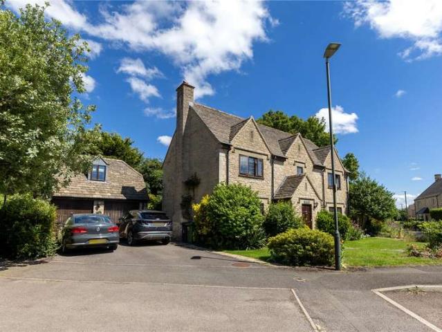 4 Bedroom Detached House