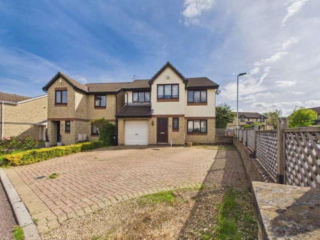 4 Bedroom Detached House