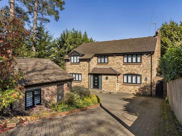 4 Bedroom Detached House