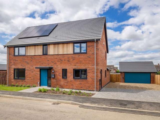 4 Bedroom Detached House
