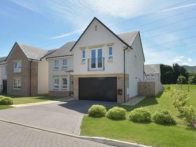 4 Bedroom Detached House