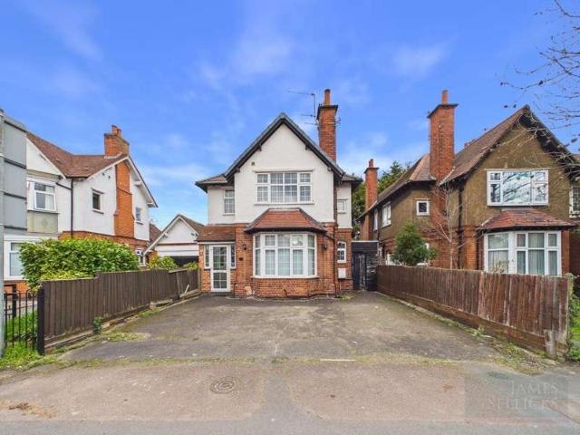 4 Bedroom Detached House