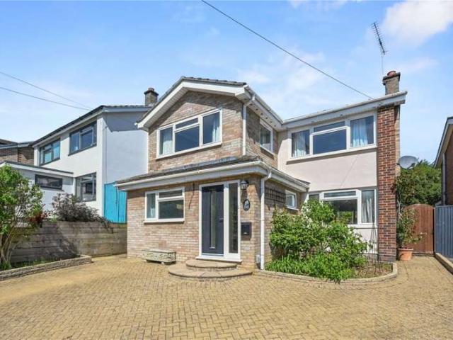 4 Bedroom Detached House