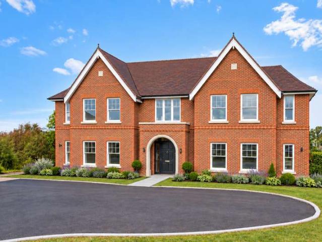 4 Bedroom Detached House