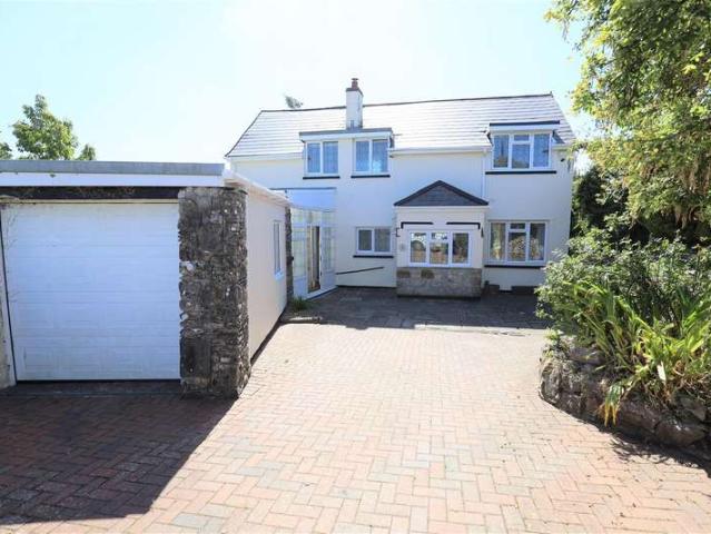 4 Bedroom Detached House