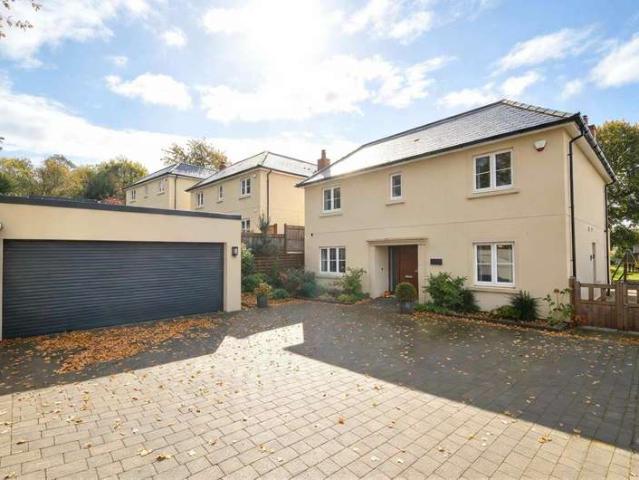 4 Bedroom Detached House