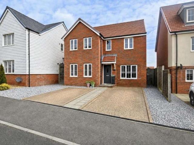 4 Bedroom Detached House