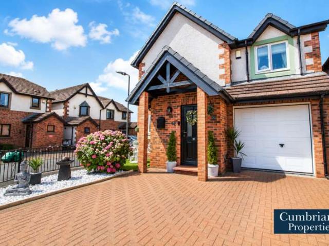 4 Bedroom Detached House