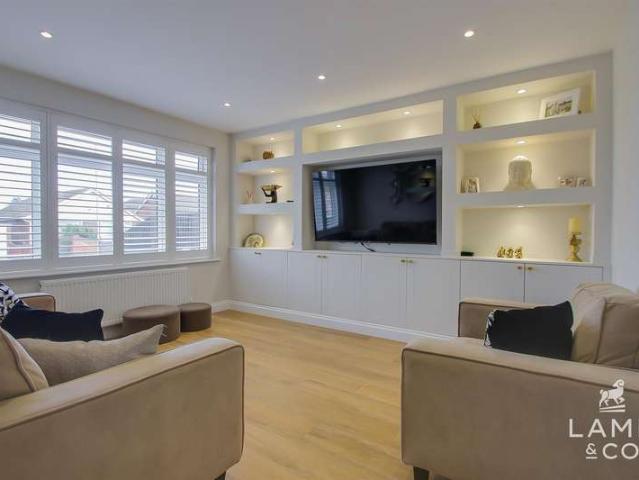 4 Bedroom Detached House